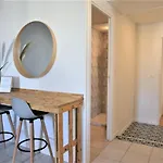5 Mn Zenith Grande Halle Auvergne,pied De Gergovie,garage,netflix