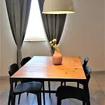 5 Mn Zenith Grande Halle Auvergne,pied De Gergovie,garage,netflix Appartement *