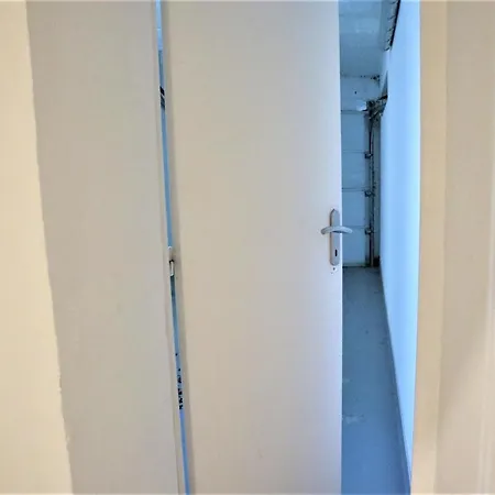 5 Mn Zenith Grande Halle Auvergne,pied De Gergovie,garage,netflix Apartment *