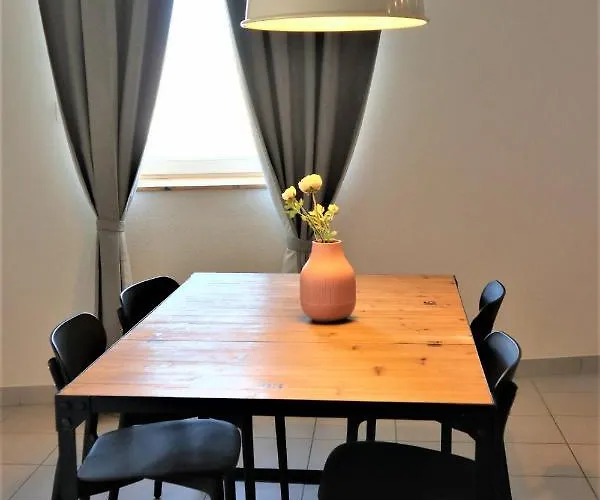 5 Mn Zenith Grande Halle Auvergne,pied De Gergovie,garage,netflix Apartment *